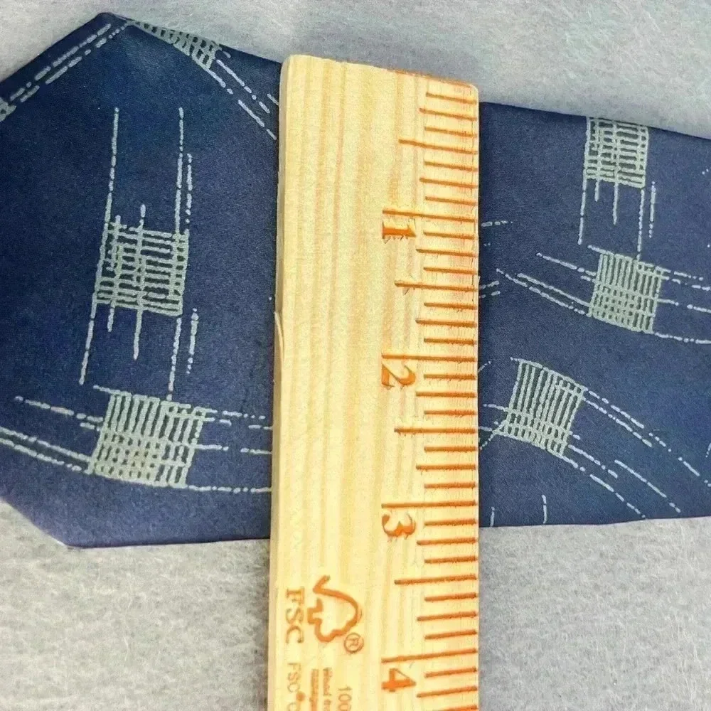 Mario Valentino 100% Imported Silk Tie Abstract